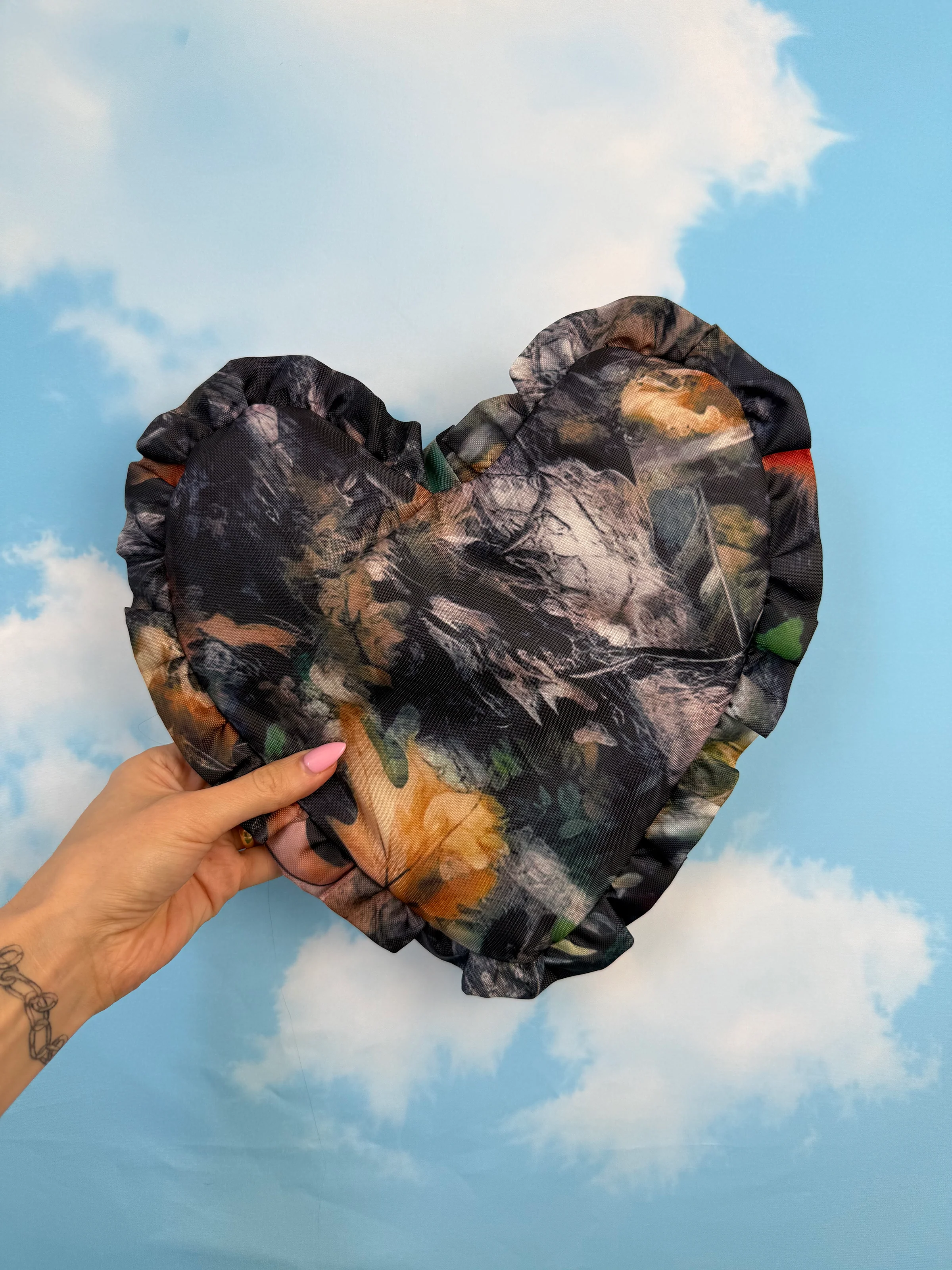 Camo Heart Smell Proof Bag - Image 4