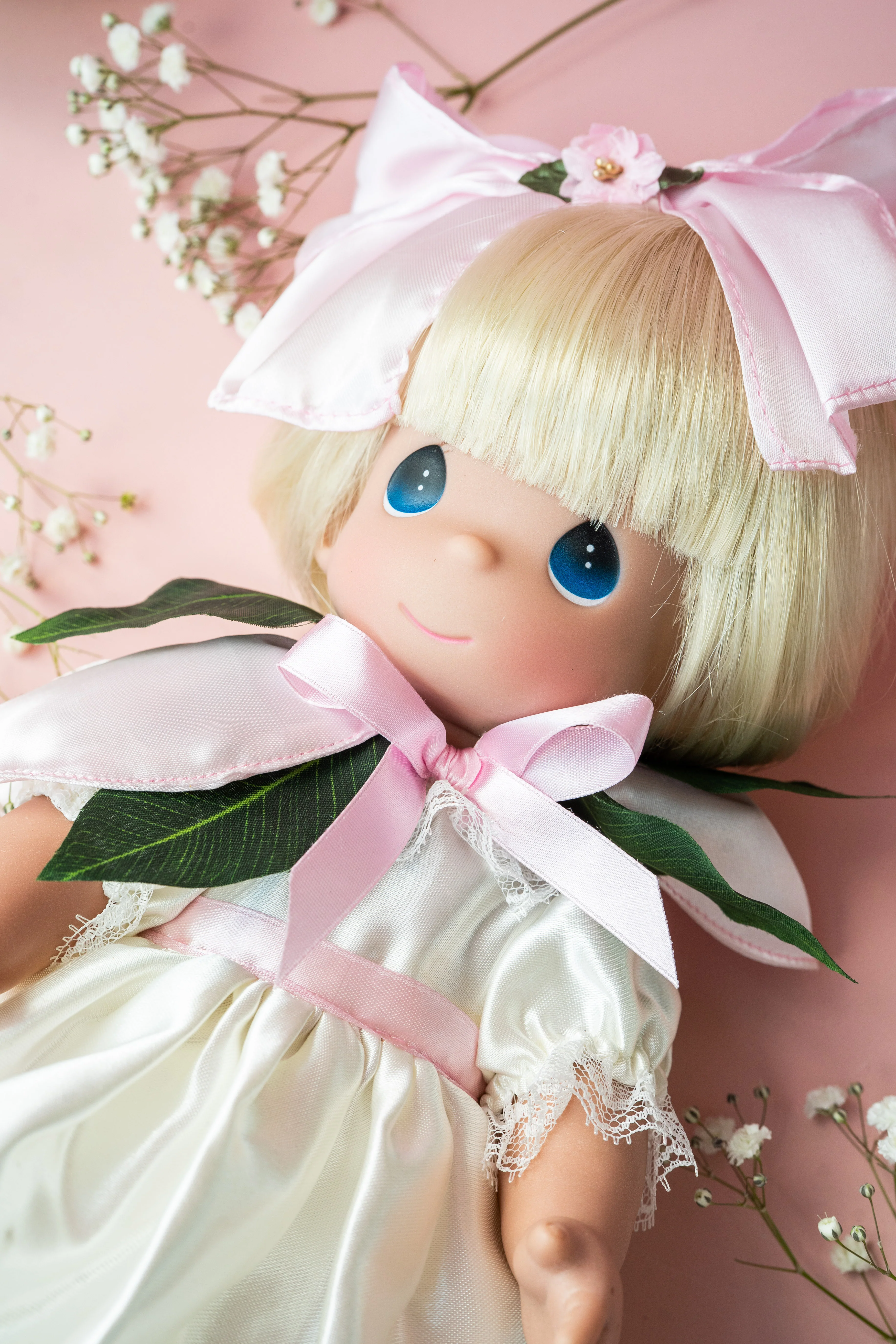 Precious Moments Bouquet of Friendship Doll - Image 8