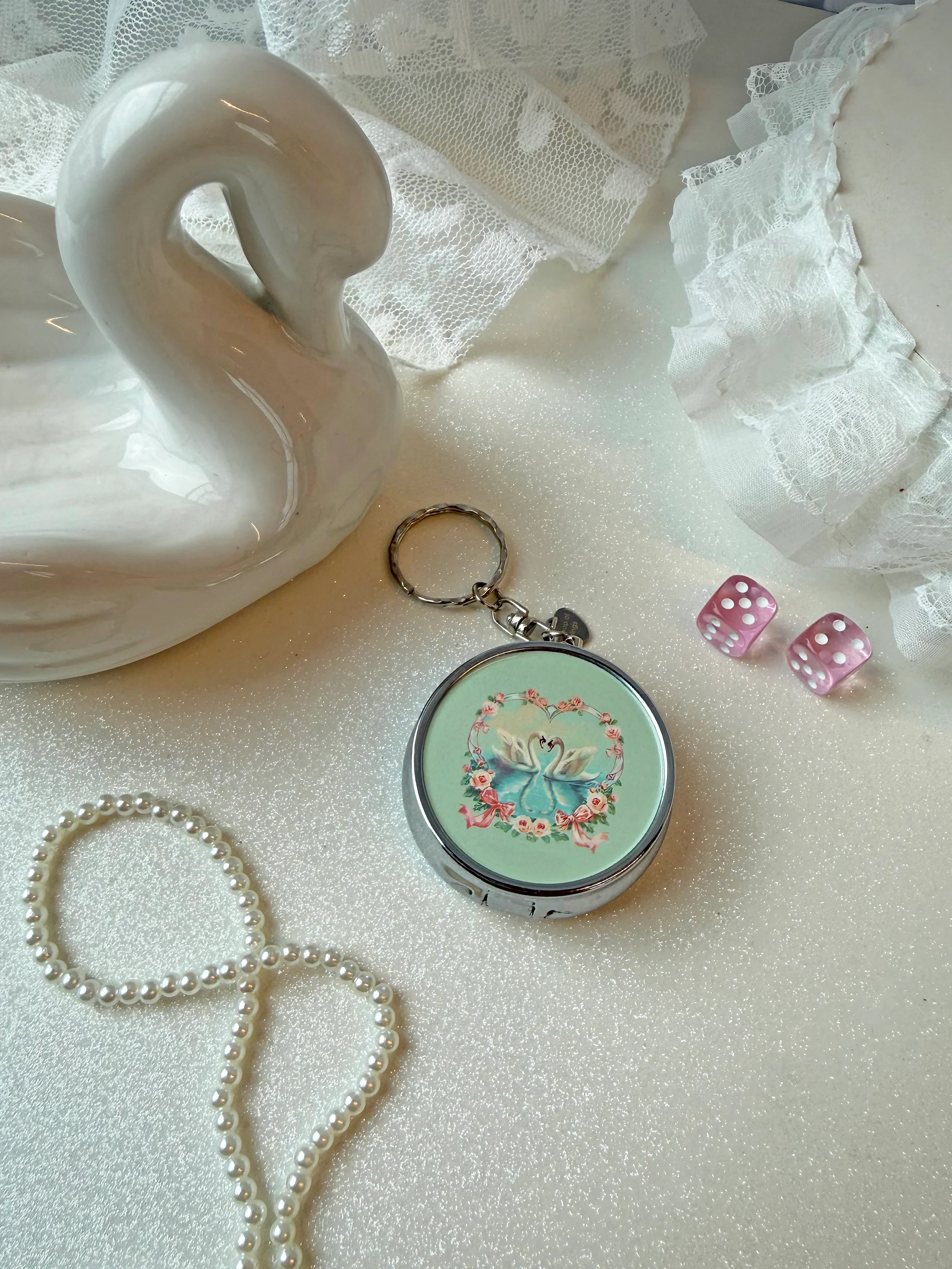 Swan Ash Tray Keychain - Image 3